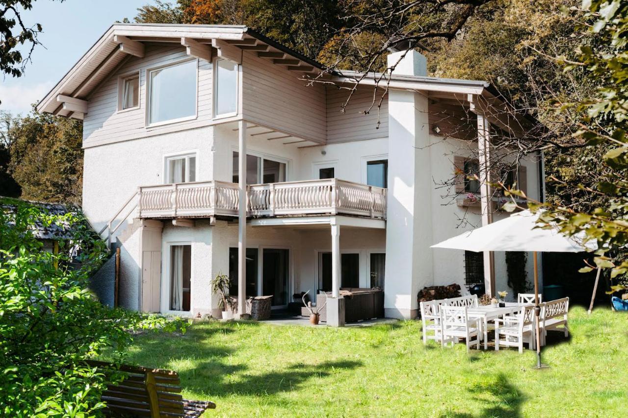 Chalet Happy Family: Mountain Retreat with Spacious Garden Golling an der Salzach Exterior photo