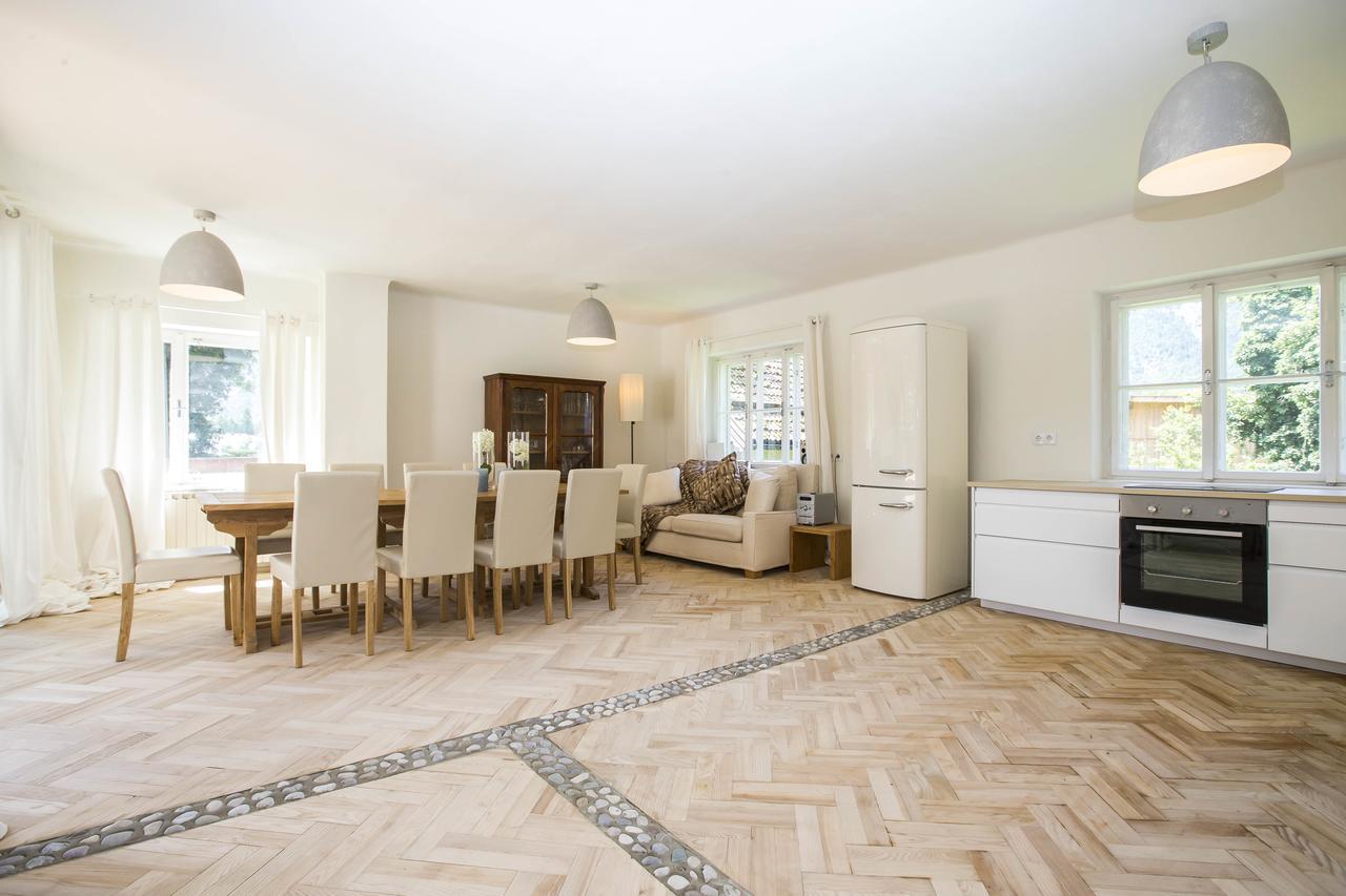 Chalet Happy Family: Mountain Retreat with Spacious Garden Golling an der Salzach Exterior photo