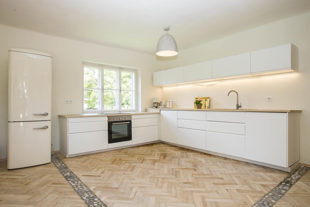 Chalet Happy Family: Mountain Retreat with Spacious Garden Golling an der Salzach Exterior photo