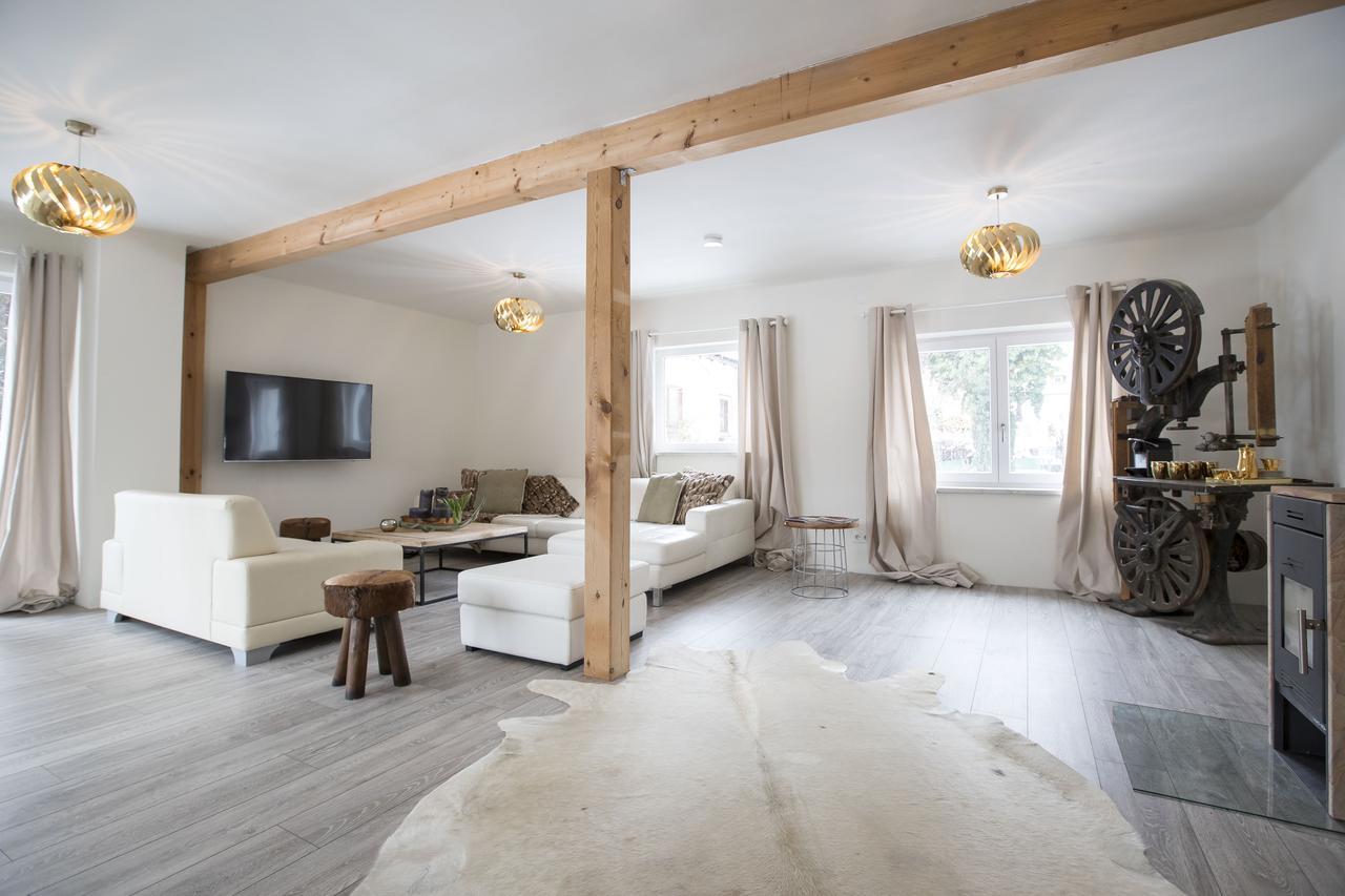 Chalet Happy Family: Mountain Retreat with Spacious Garden Golling an der Salzach Exterior photo